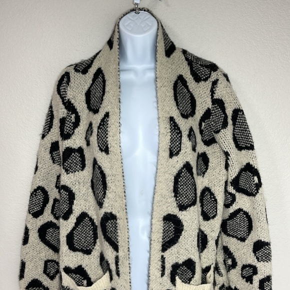 Guess Women's Long Animal Print Duster Cardigan Sweater Size Medium M - Picture 2 of 7